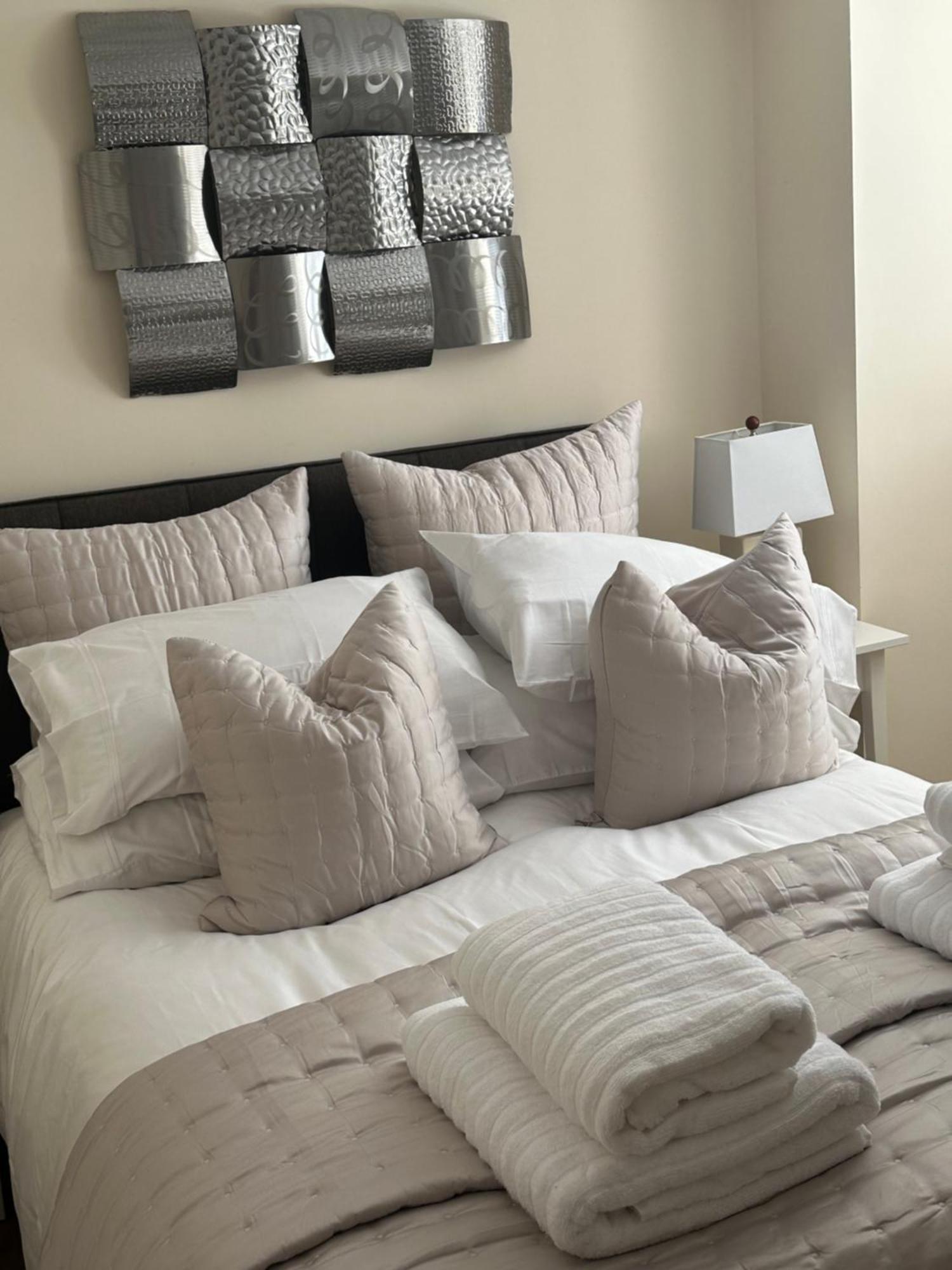 Bala Holiday Suites Luaran gambar